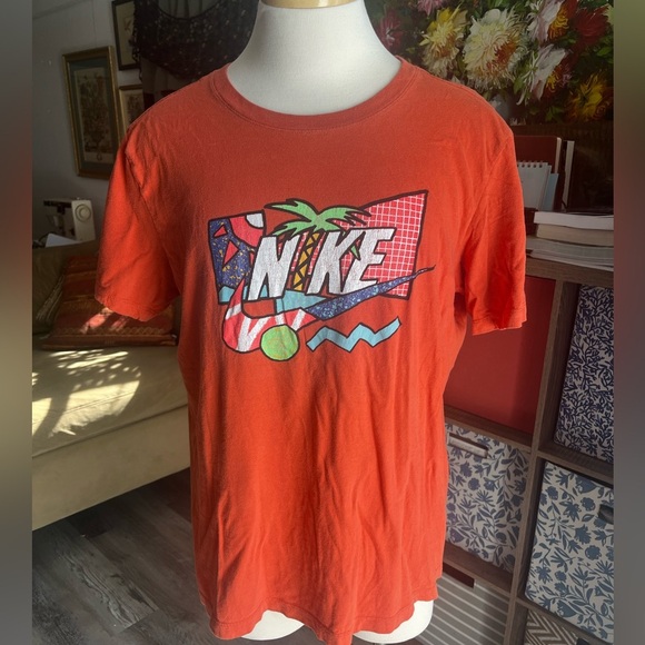 Nike Other - Nike men’s vintage inspired tee size large